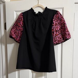 Entro Black and Pink Floral Embroidered Sleeve Puff Sleeve Blouse Size Large